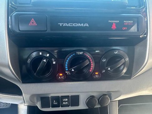 Used 2015 Toyota Tacoma 4x4 Access Cab V6 image 17