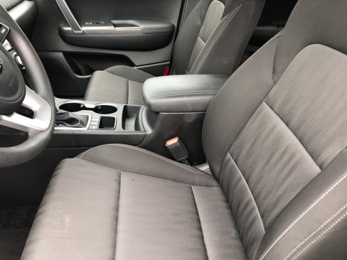 Used 2022 Kia Sportage LX image 9
