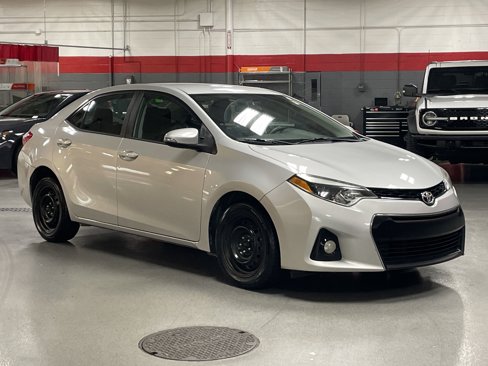Used 2016 Toyota Corolla S image 2