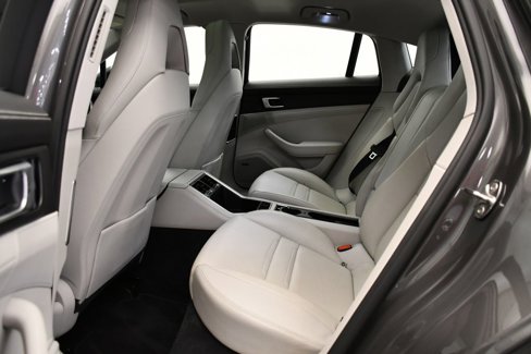 Certified 2018 Porsche Panamera 4S image 44