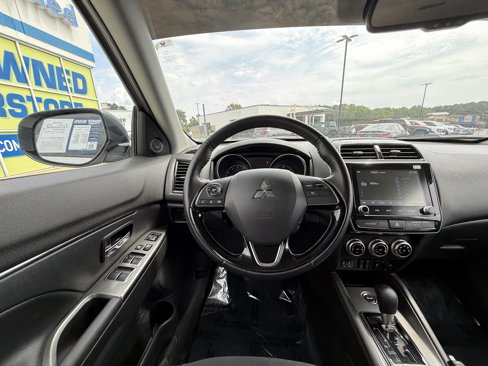 Used 2023 Mitsubishi Outlander Sport SE image 19