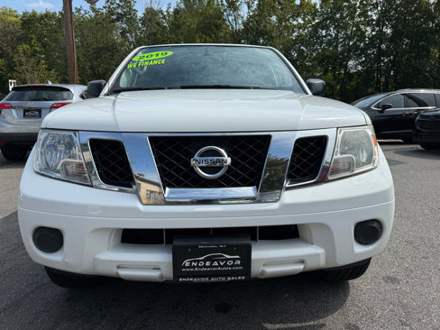 Used 2019 Nissan Frontier SV image 2