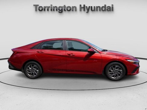 Certified 2024 Hyundai Elantra SEL image 8