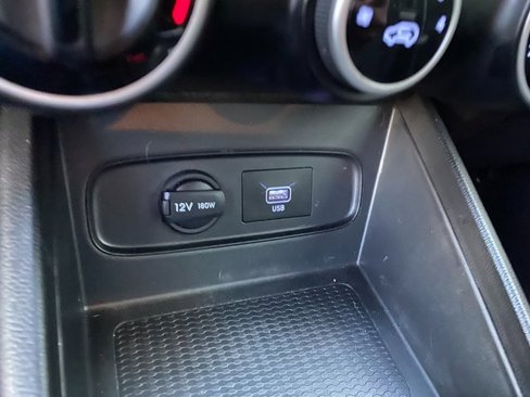 Used 2021 Hyundai Venue SE image 26