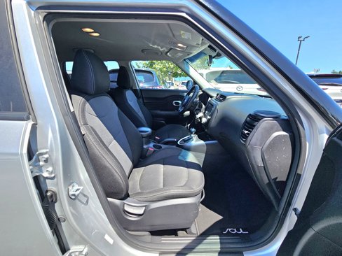 Used 2018 Kia Soul + image 7