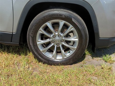 Used 2022 Jeep Cherokee Latitude Lux w/ Sun & Sound Group image 11