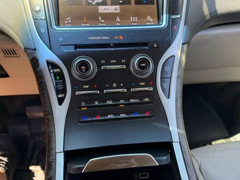 Used 2017 Lincoln MKX Reserve w/ Enhanced Security Package image 28