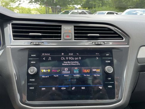 Used 2022 Volkswagen Tiguan SE image 26