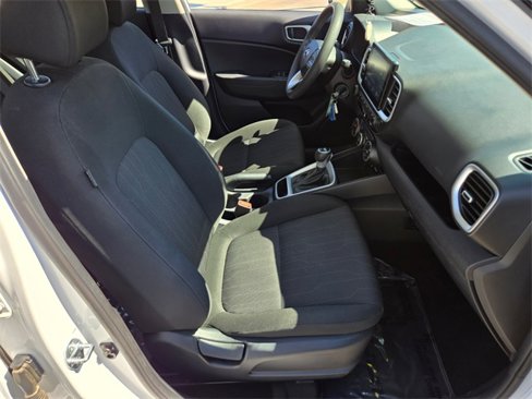 Used 2024 Hyundai Venue SE image 20
