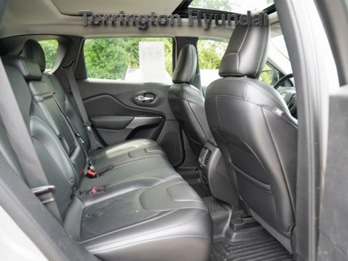 Used 2019 Jeep Cherokee Limited image 11