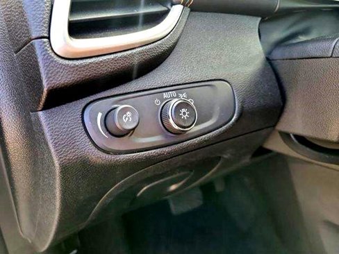 Used 2017 Chevrolet Trax LT w/ Sun & Sound Package image 20