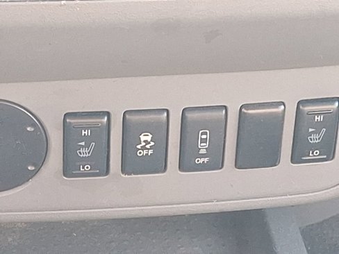Used 2020 Nissan Frontier SV image 29