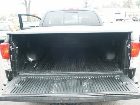 Used 2010 Toyota Tundra 4x4 Double Cab w/ Tow Pkg image 8