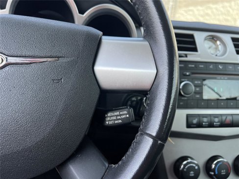 Used 2010 Chrysler Sebring Touring w/ Special Touring Group image 8