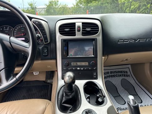 Used 2005 Chevrolet Corvette Convertible w/ Preferred Equipment Group image 17