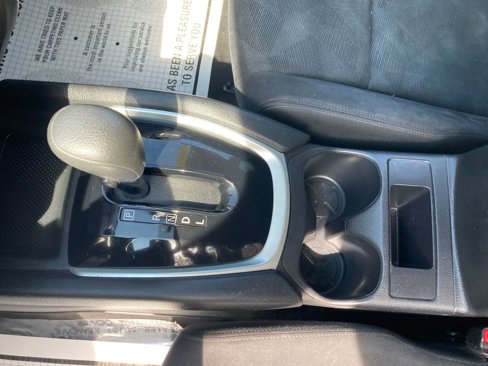 Used 2016 Nissan Rogue S w/ Appearance Package image 30