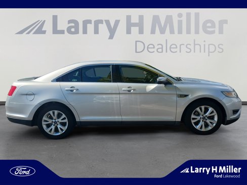 Used 2010 Ford Taurus SEL image 6