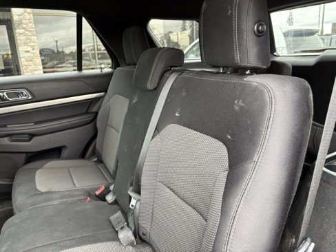 Used 2018 Ford Explorer XLT image 6