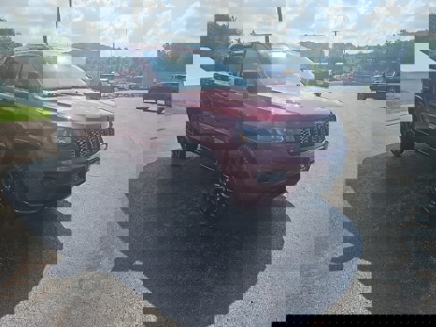 Used 2019 Jeep Grand Cherokee Altitude image 7