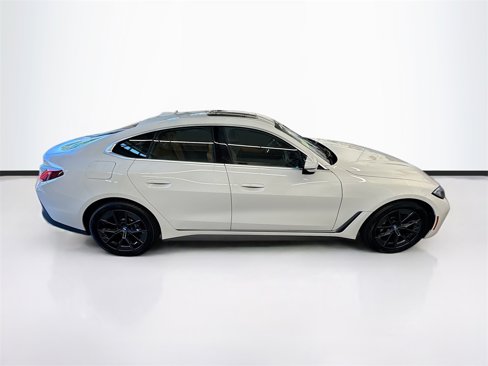 Used 2022 BMW i4 eDrive40 image 4