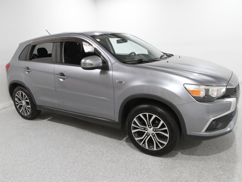 Used 2016 Mitsubishi Outlander Sport ES image 1