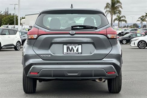 New 2025 Nissan Kicks Play S image 5