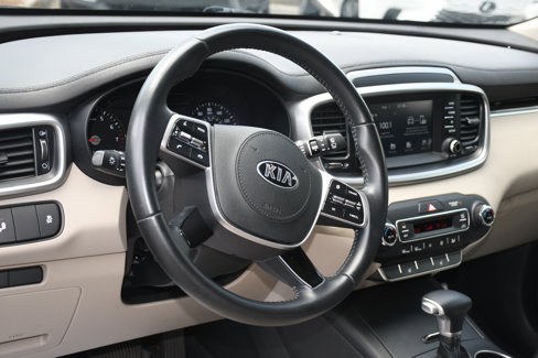 Used 2020 Kia Sorento S image 8