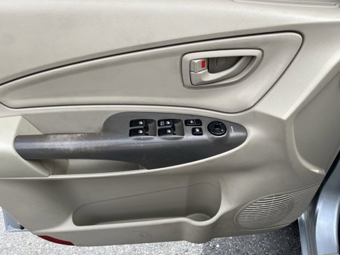 Used 2008 Hyundai Tucson GLS image 10