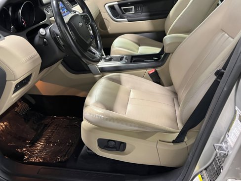 Used 2017 Land Rover Discovery Sport HSE image 16