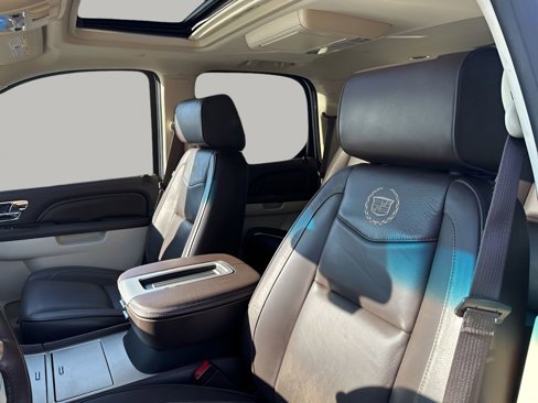 Used 2013 Cadillac Escalade Platinum image 28