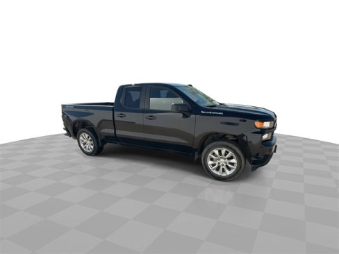 Used 2020 Chevrolet Silverado 1500 Custom w/ Custom Value Package image 2