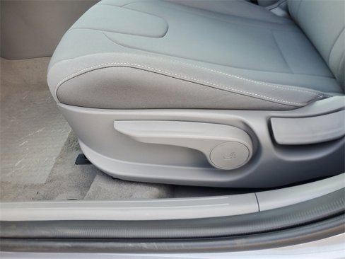 New 2025 Hyundai Elantra Sport image 13