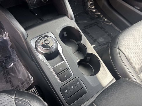 Certified 2020 Ford Escape Titanium image 27