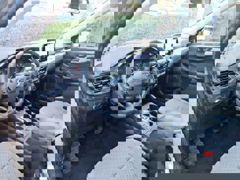 Certified 2022 Ford Escape SE image 6