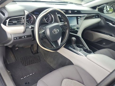 Used 2020 Toyota Camry L image 14