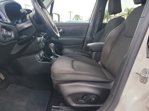 Used 2019 Jeep Renegade Altitude w/ Quick Order Package 2XM image 16