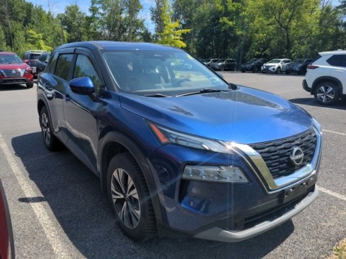 Used 2023 Nissan Rogue SV image 3