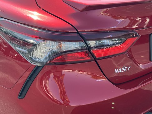 Used 2023 Toyota Camry SE image 9