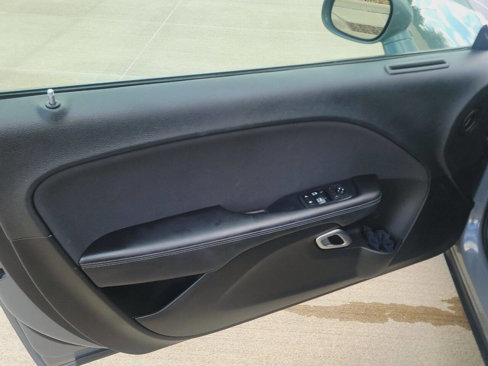 Used 2019 Dodge Challenger SXT image 7