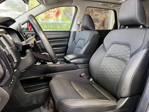 Used 2022 Nissan Pathfinder SV w/ SV Premium Package image 19