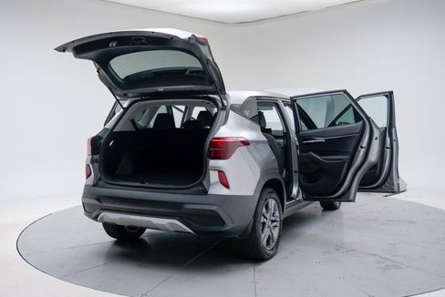 Used 2021 Kia Seltos LX image 24