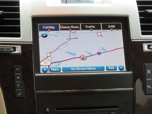 Used 2011 Cadillac Escalade ESV Premium image 26