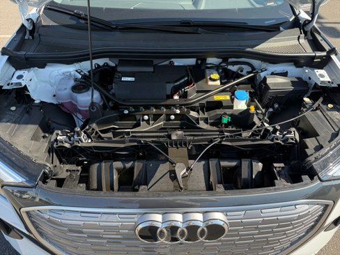 Used 2023 Audi Q4 e-tron Premium w/ Convenience Package image 20