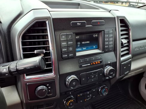 Used 2017 Ford F350 XLT w/ Snow Plow Prep Package image 12