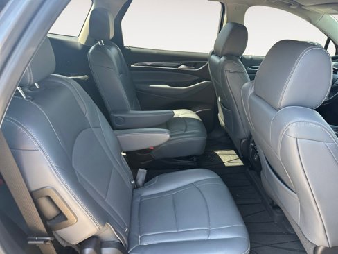 Used 2019 Buick Enclave Essence image 13