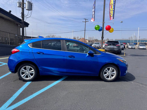 Used 2018 Chevrolet Cruze LT w/ Convenience Package image 30