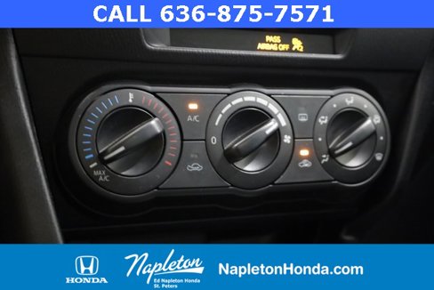 Used 2015 MAZDA MAZDA3 i Sport image 17