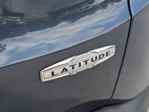 Used 2021 Jeep Renegade Latitude w/ Sun & Sound Group image 3