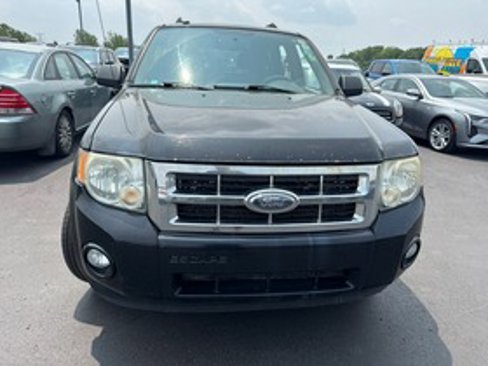 Used 2010 Ford Escape XLT image 2