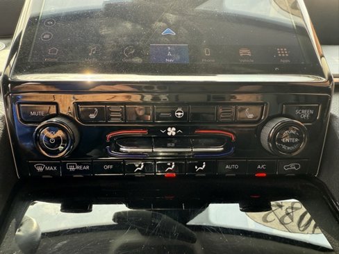 Used 2022 Jeep Grand Cherokee L Limited image 33